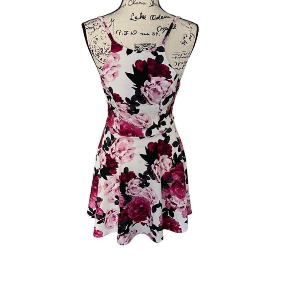 Speechless Fit & Flair Flowered Halter Dress Juniors size 3 NWT - Picture 4 of 8